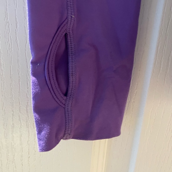 Lululemon long sleeve women’s shirt size4 - Picture 3 of 4